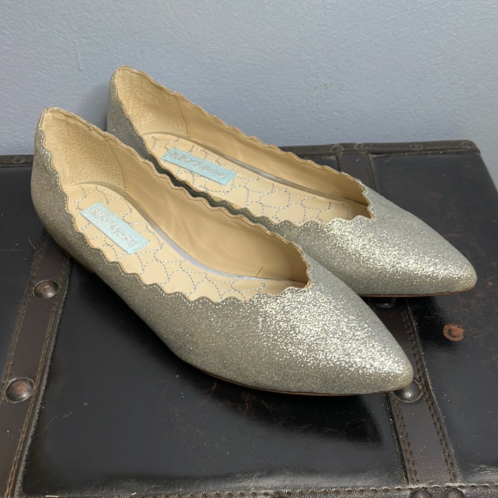 Betsey Johnson Silver Glitter Flats with Scalloped Details Size 8